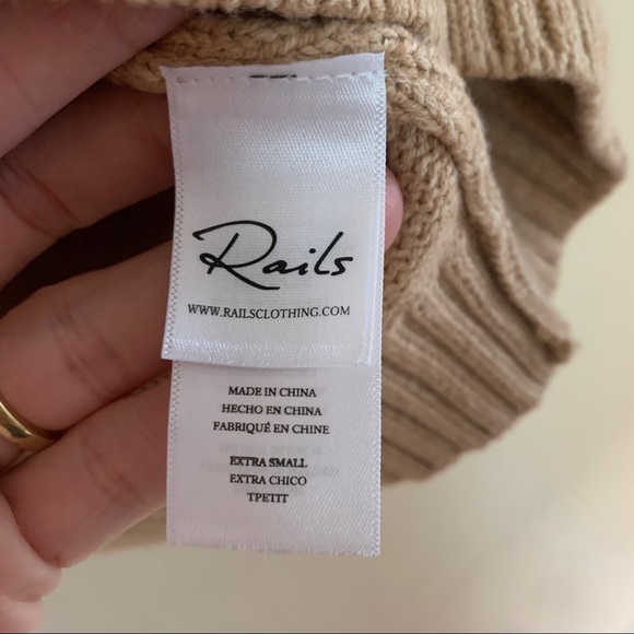 NWT RAILS Francis Sweater Heather Camel Cable & Fringe Sz XS - Picture 5 of 7
